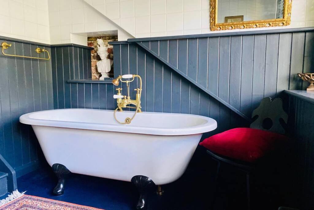 17Th Century Boutique Getaway In The Countryside Apartment Martin Mill Luaran gambar